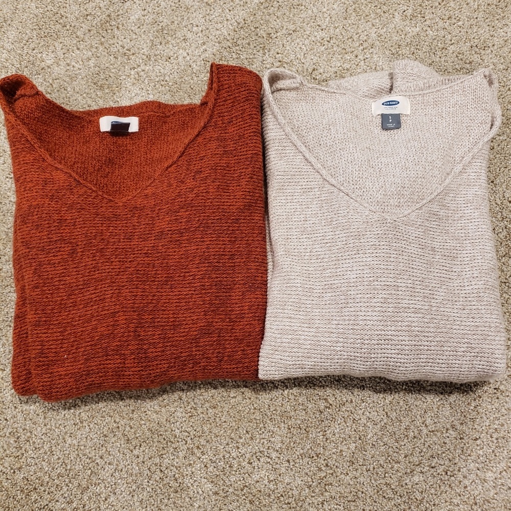 Old Navy V neck sweater bundle